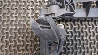 Кронштейн радиатора Mercedes E W212 2013г. A2128801403 - Фото 2