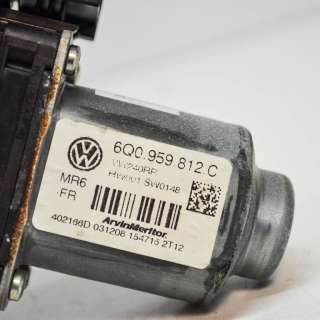 Моторчик стеклоподъемника задний правый Volkswagen Polo 4 2007г. 6Q0959812C , art612971 - Фото 4