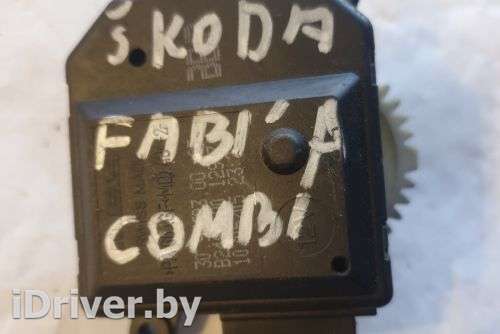 Моторчик заслонки печки Skoda Fabia 1 2004г. art9932470 - Фото 1
