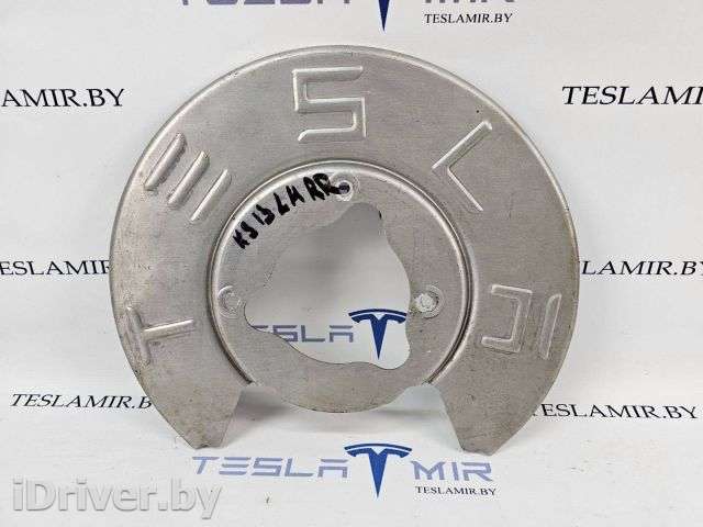 Кожух защитный тормозного диска задний левый Tesla model 3 2020г. 1044665-00 - Фото 1