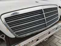 Решетка радиатора Mercedes E W210 2000г.  - Фото 3