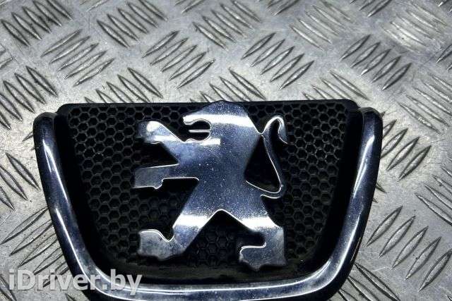 Эмблема Peugeot 206 1 2003г. 9628688677 , art9250503 - Фото 1