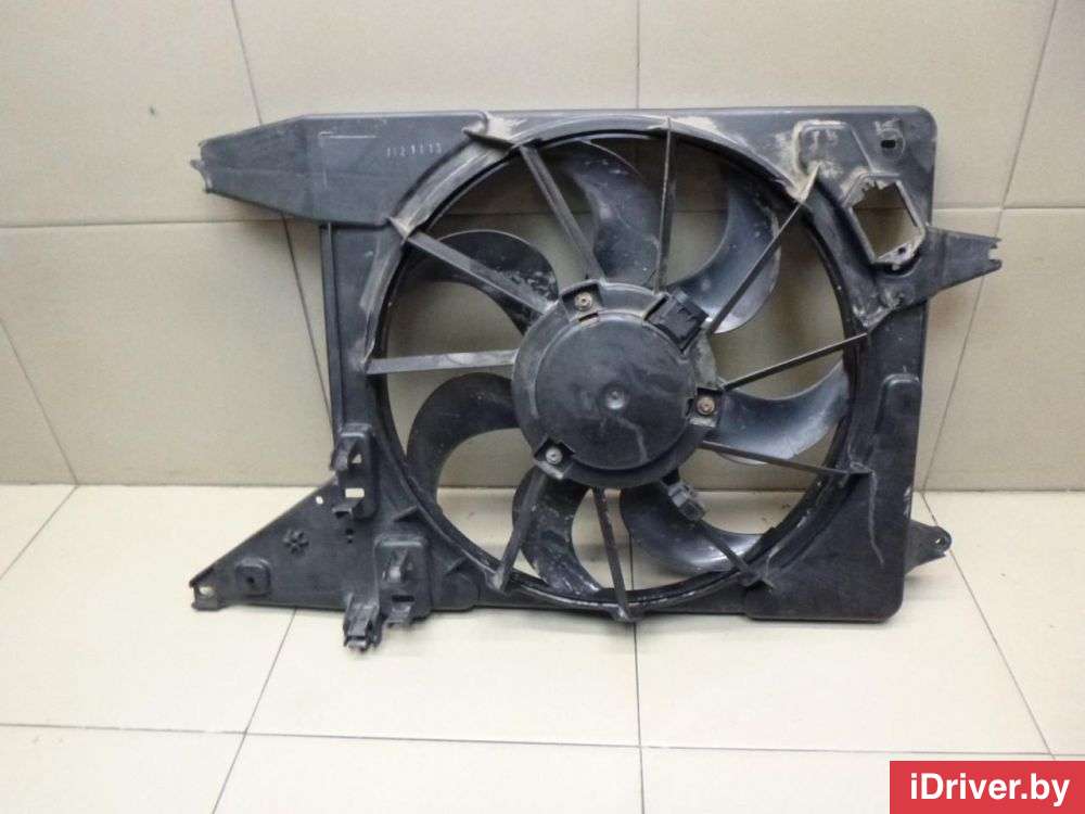 Вентилятор радиатора Nissan Almera G15 2007г. 214815057R Renault  - Фото 1