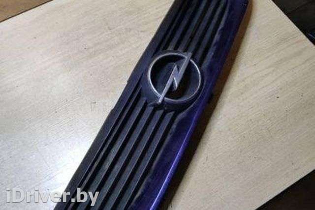 Решетка радиатора Opel Vectra B 2001г. 90505722, 22258 , art11063552 - Фото 1