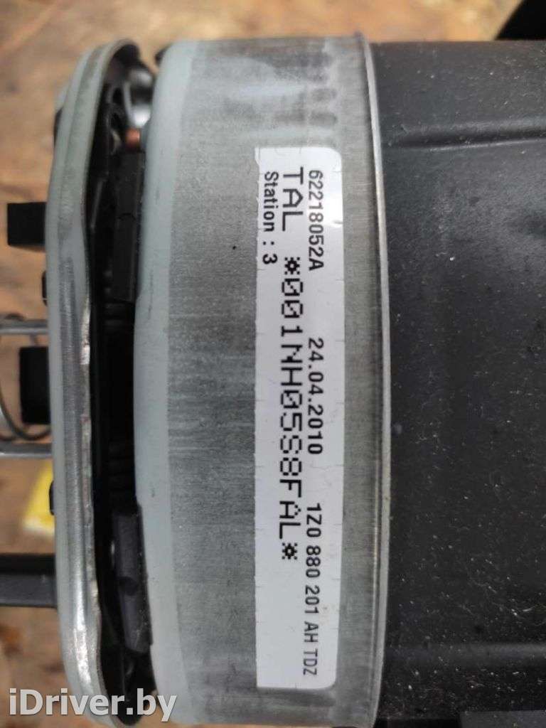 Подушка безопасности водителя Skoda Octavia A5 restailing 2008г. 62218052A  - Фото 3