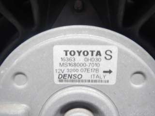 Вентилятор радиатора Toyota Avensis 2 2005г.  - Фото 3
