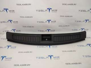 1010824-01 Отделка багажника (пластик) под замок к Tesla model S Арт 15973