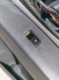  Кнопка стеклоподъемника переднего правого к Chevrolet Cruze J300 Арт 46023062559