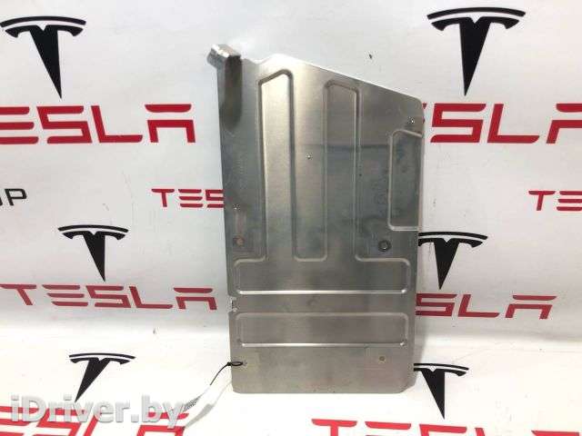 Накладка декоративная Tesla model S 2014г. 1013499-00-F - Фото 1