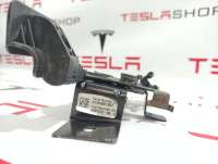 замок капота Tesla model S 2015г. 6007572-00-E - Фото 4