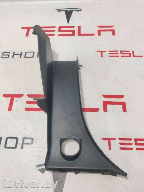 Молдинг крышки багажника Tesla model S 2014г. 1006674-00-H - Фото 1