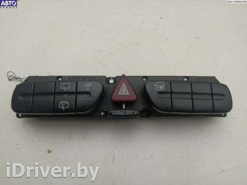 Кнопка аварийной сигнализации (аварийки) Mercedes C W203 2002г. 2038218258 - Фото 1
