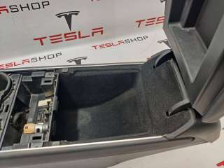 Вещевой ящик центральной консоли Tesla model 3 2019г. 1137427-00-I - Фото 4