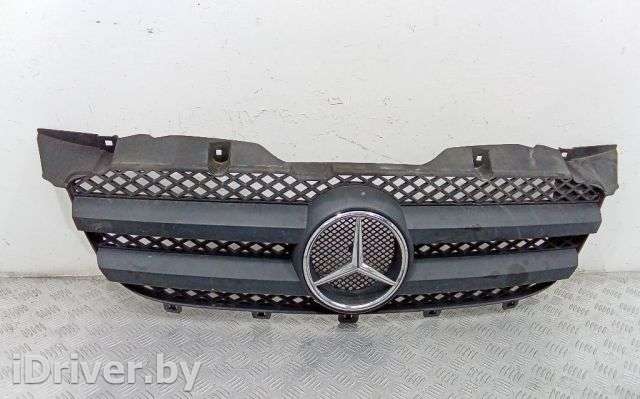 Решетка радиатора Mercedes Sprinter W906 2012г.  - Фото 1