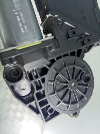 Моторчик стеклоподъемника задний правый Volkswagen Phaeton 2011г. 3D0959704G - Фото 4