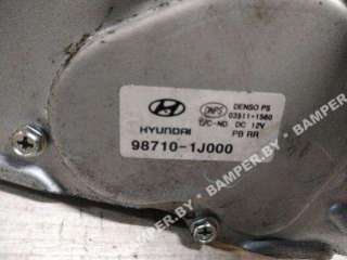Моторчик заднего стеклоочистителя (дворника) Hyundai i20 1 2010г.  - Фото 4