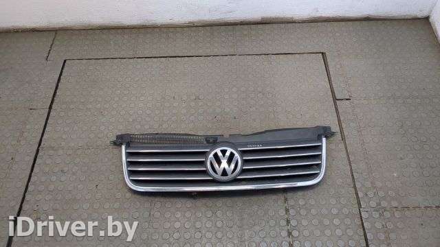 Решетка радиатора Volkswagen Passat B5 2004г.  - Фото 1