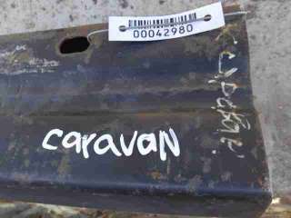 Усилитель бампера переднего Dodge Caravan 4 2002г.  - Фото 5