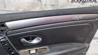 Обшивка двери передней правой (дверная карта) Renault Laguna 3 2010г.  - Фото 2