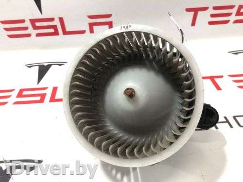 Моторчик печки Tesla model S 2014г. 1051864-00-A,F00S330054 - Фото 1