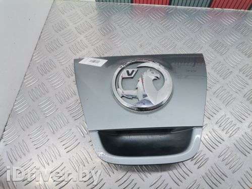 Ручка крышки багажника Opel Astra J 2011г. 13380567, 13271374 - Фото 1