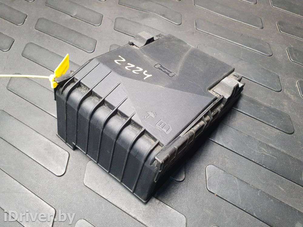 крышка блока предохранителей переднего Audi A3 8P 2010г. 1K0937132F,1K0937132G  - Фото 5