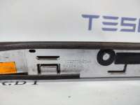 Молдинг крышки багажника Tesla model S 2014г. 1011685-00,1026649-00,1025776-00 - Фото 4